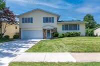 Building Photo - Large Updated 4-Bedroom Home for Rent – Moline