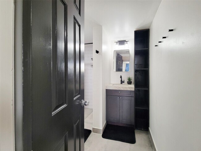 Building Photo - 3525 Sage Rd