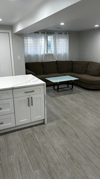 Building Photo - 2629 W 35th St