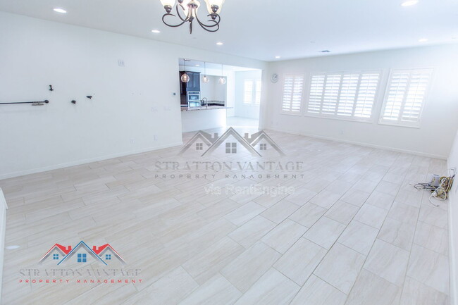 Building Photo - 959 W Zion Pl