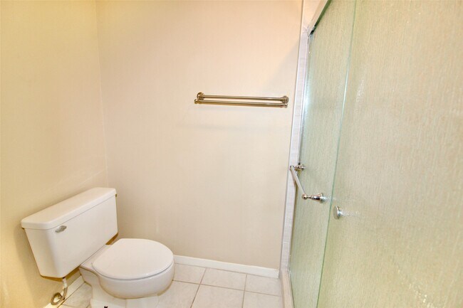 Building Photo - 5916 Woodway Place Ct