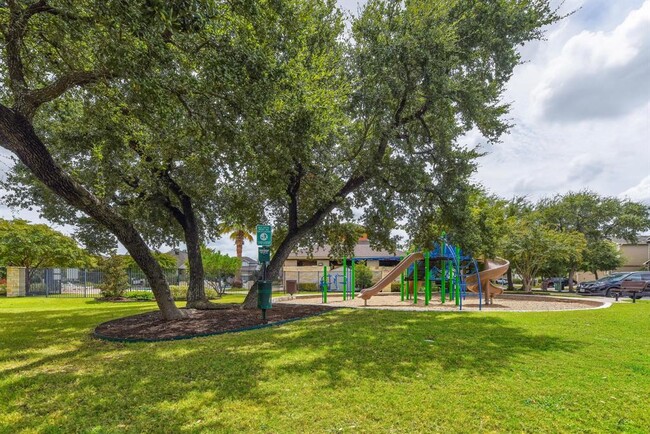 Building Photo - 8636 Harrier Dr