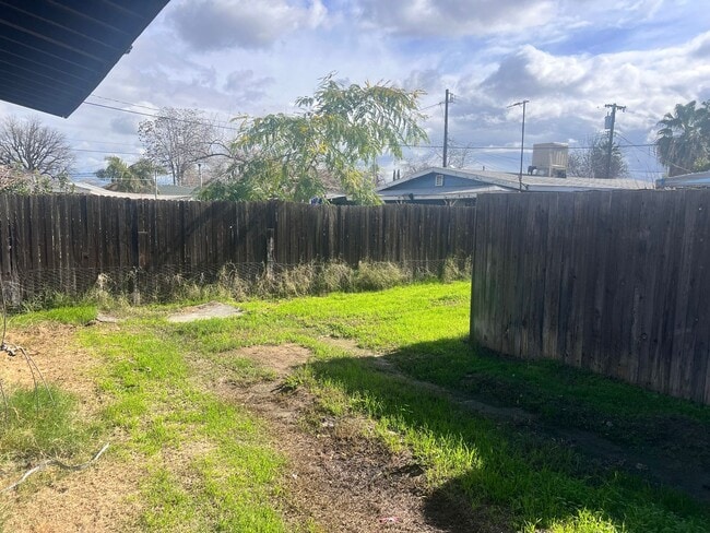 Building Photo - 337 Harding Ave.