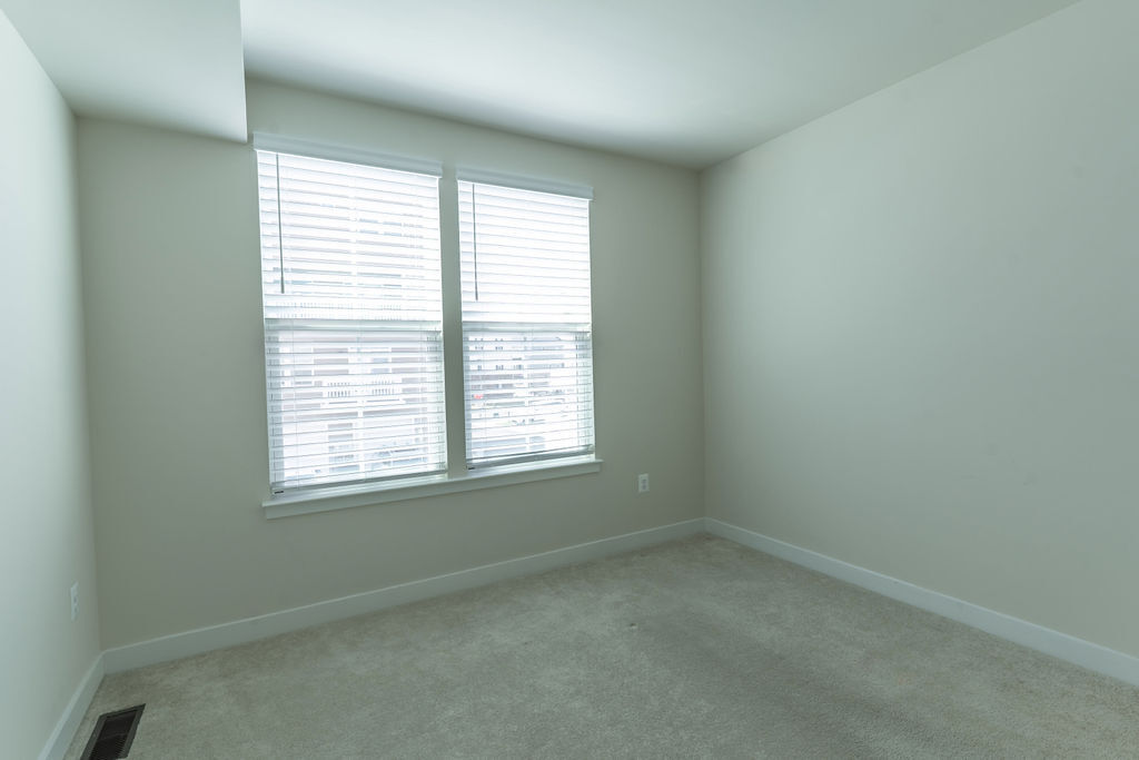 Building Photo - 100 Matisse Pl