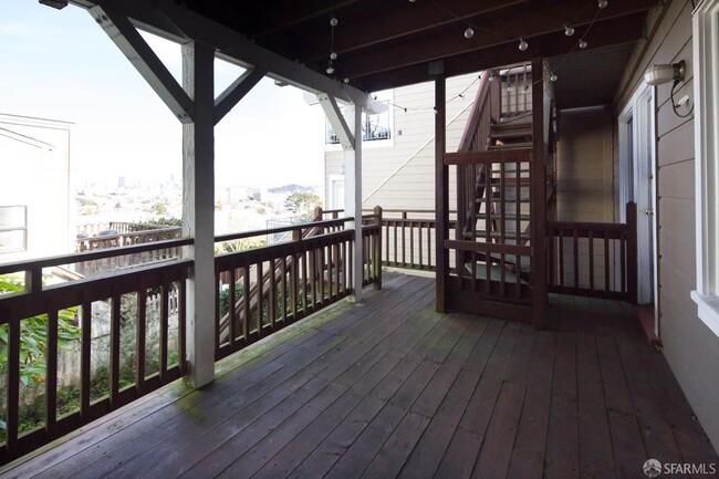 Building Photo - 190 Randall St