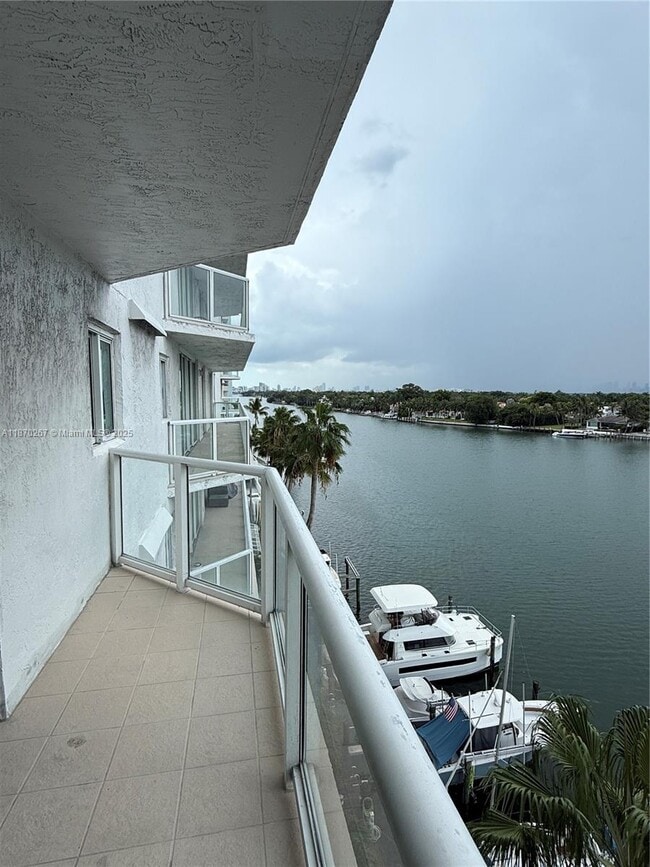 Building Photo - 5900 Collins Ave