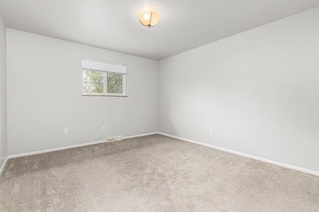 Building Photo - Lovely Two Bed one bath in Arvada for rent