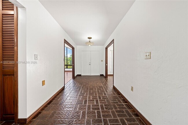Building Photo - 22100 SW 194th Ave