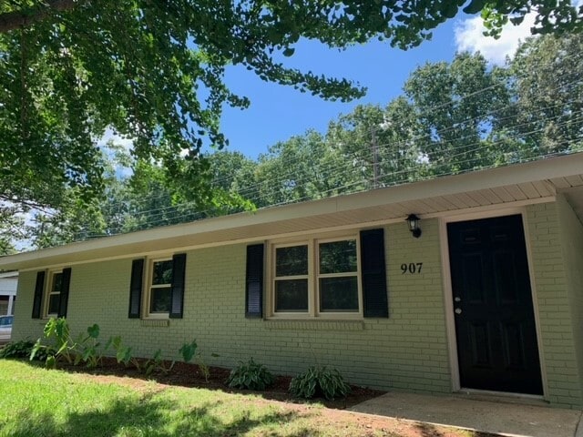 Building Photo - 907 Boyce St