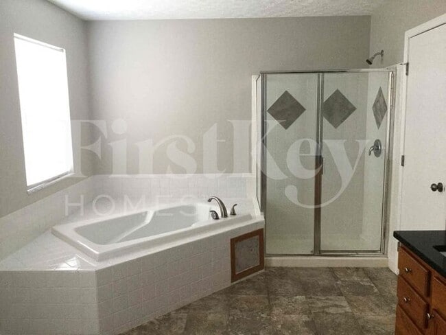 Building Photo - 7249 Bennell Dr