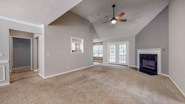 Building Photo - 4 Bedrooms, 2 Bathrooms in the Heart of Richmond Hill - Mulberry Subdivision