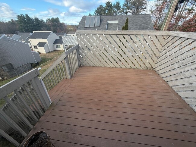 Building Photo - 3 Bedroom, 1.5 bath detached condo at Kens...