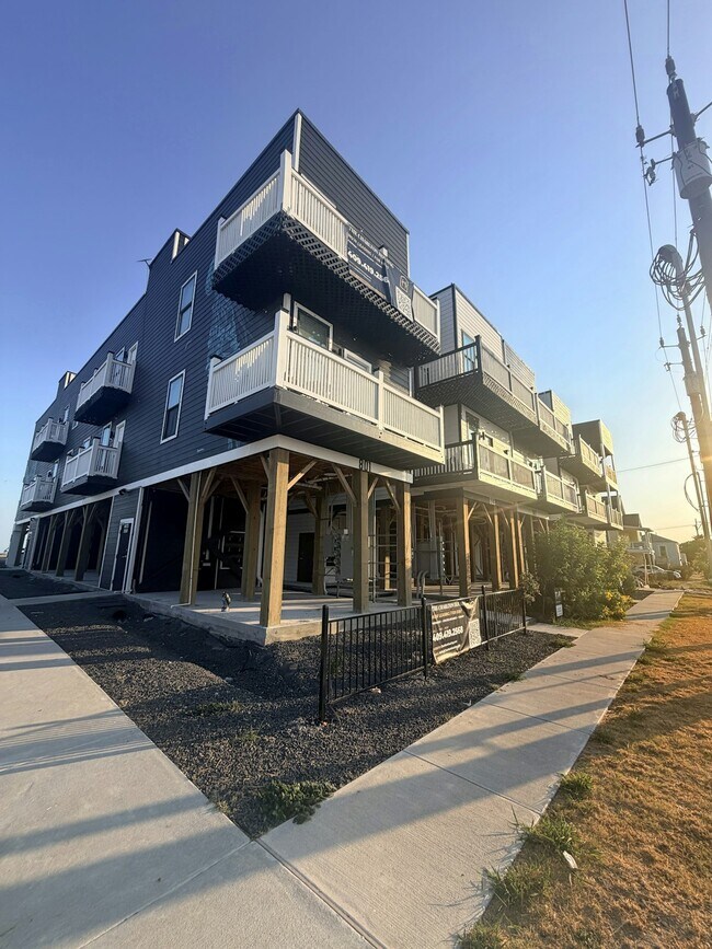 Building Photo - 801 Avenue K