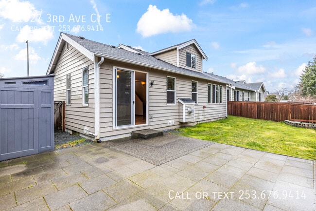Building Photo - 11327 3rd Ave Ct E