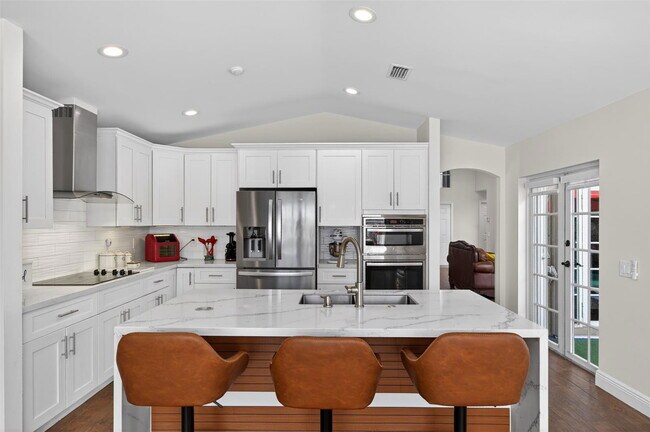 Building Photo - 1005 Cedar Falls Dr