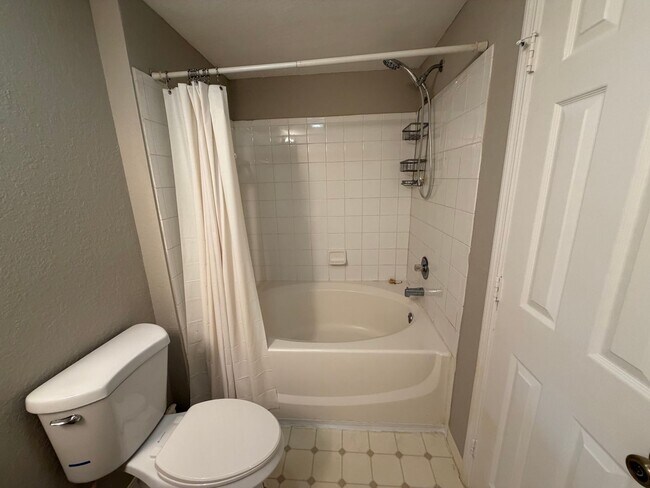 Building Photo - ANNUAL RENTAL - 1 BED / 1 BATH - THE TIDES AT PELICAN LANDING