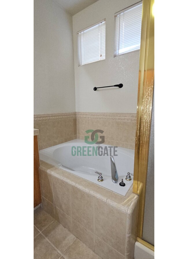 Building Photo - MOVE-IN SPECIAL 1/2 off 1st Months Rent!!! Spacious 4 Bedroom in Manteca!!! Ready