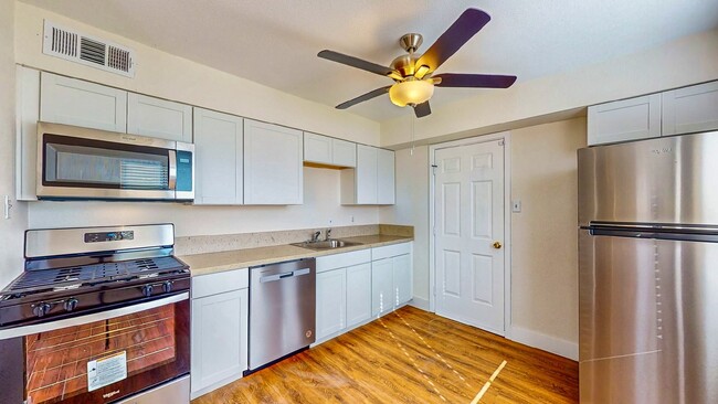Building Photo - 1304 Rexford Pl