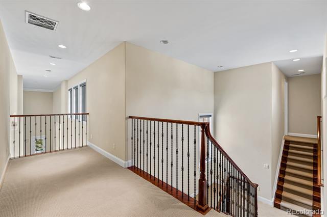 Building Photo - 11 Sommerset Cir