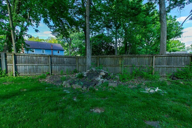 Building Photo - OPEN HOUSE 9/13 11AM-1PM  Beautiful 3-Bedr...