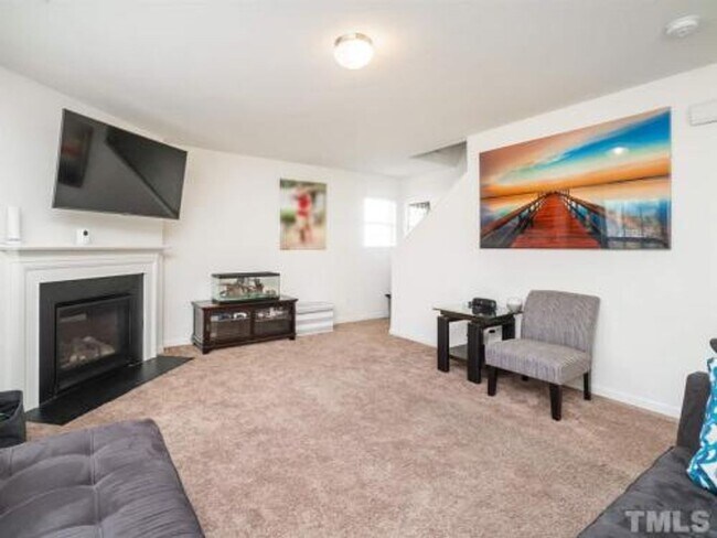 Building Photo - Spacious 3BR/2.5BA 2-Story Home with Open Floor Plan, Cul-de-Sac Charm, and Luxurious Features – ...