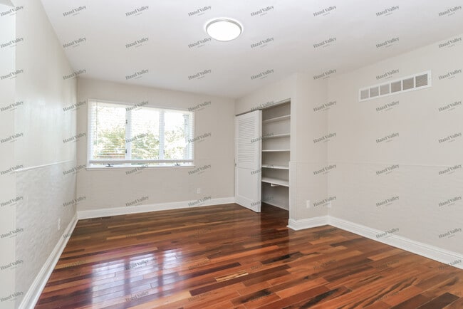 Building Photo - 1406 De Porres Ln