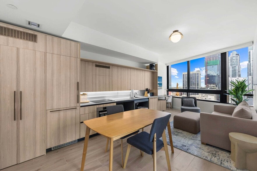 Building Photo - 225 N Miami Ave