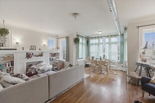 Building Photo - 1038 N Kedzie Ave