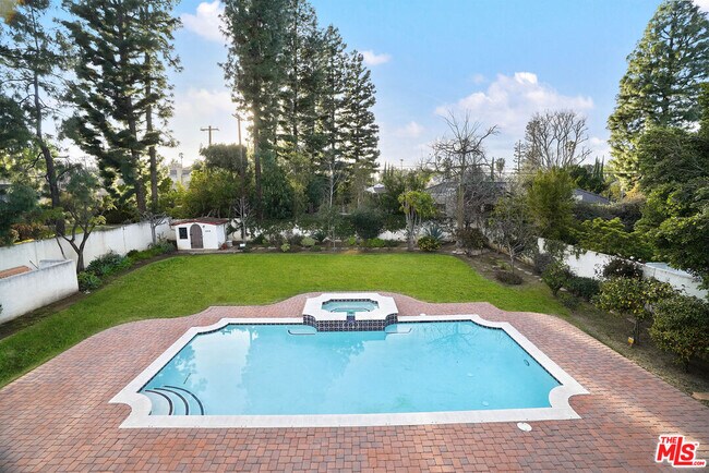 Building Photo - 5309 Louise Ave