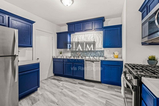 Building Photo - 2400 N 56th St