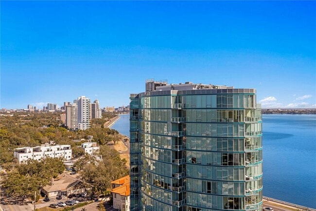 Building Photo - 3015 S Ysabella Ave