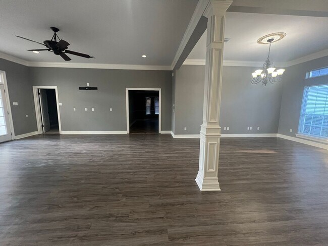 Building Photo - BAY HILLS SUBDIVISION. BENTON SCHOOLS