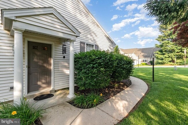 Building Photo - 660 Springhouse Ln