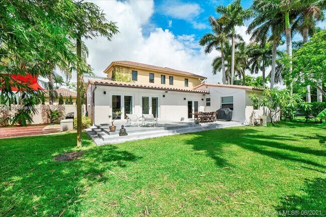 Building Photo - 1622 Mayo St