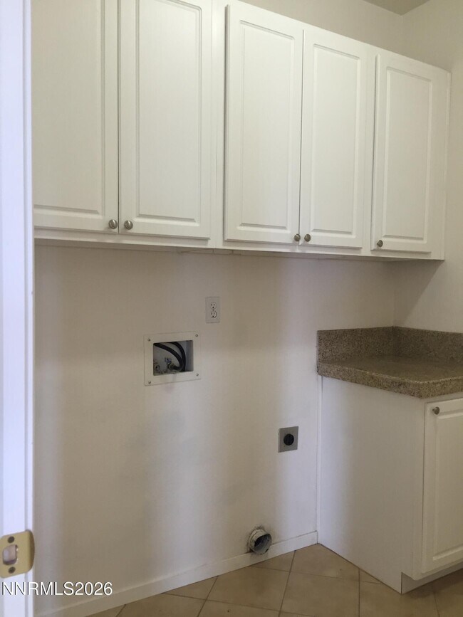 Building Photo - 3200 Cityview Terrace