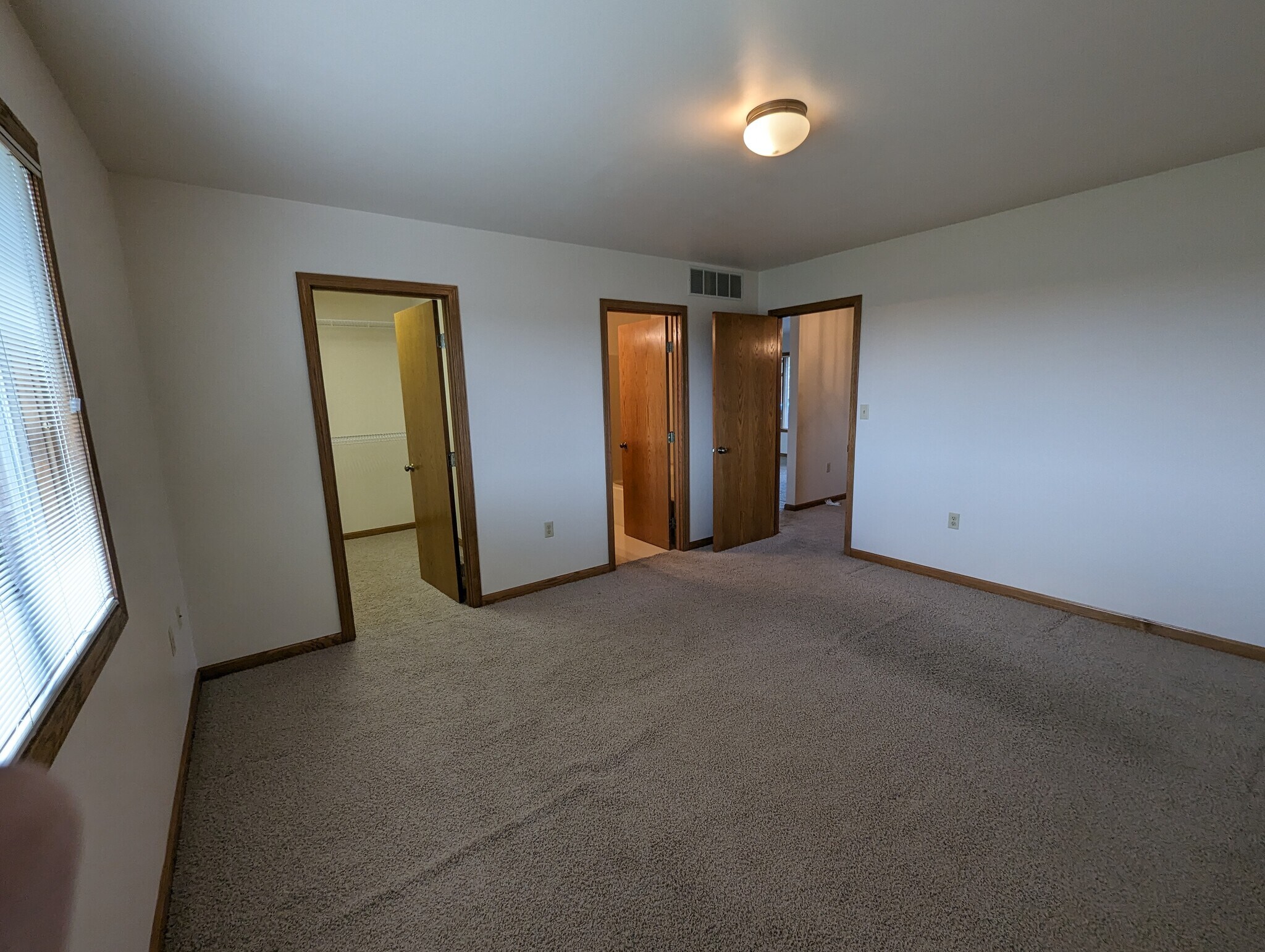 Building Photo - 500 Wildwood Dr