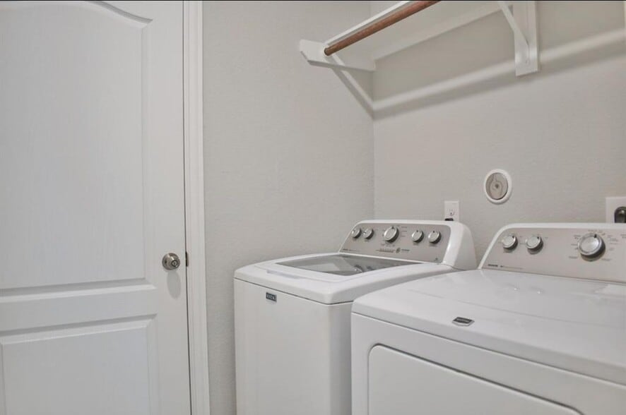 Building Photo - 31619 Heguy Pass