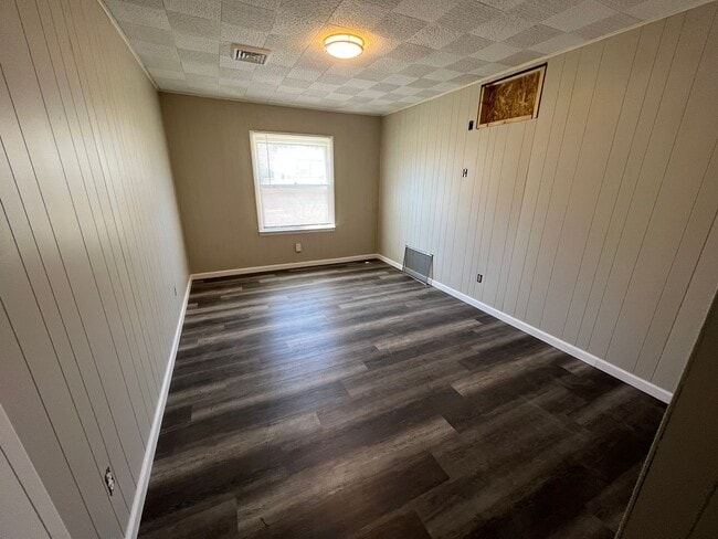 Building Photo - Recently Renovated Three Bedroom Coming Av...