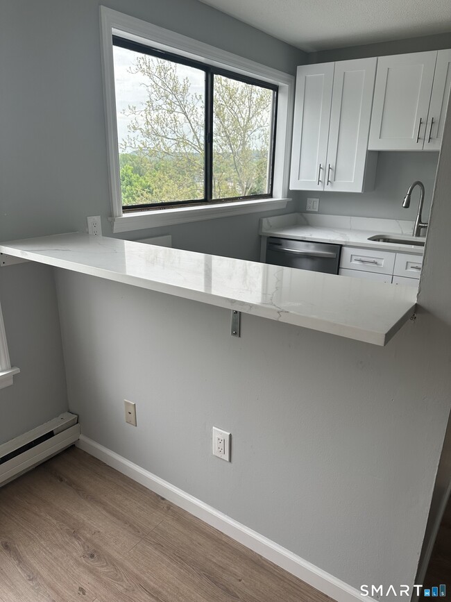 Building Photo - 5 Nabby Rd