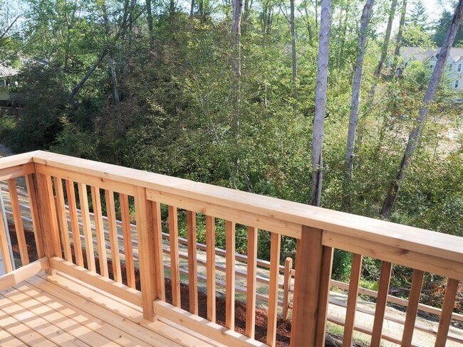 Building Photo - Beautiful Modern 2 Bedroom 2.5 Bath Townhouse in Arcadia Terrace