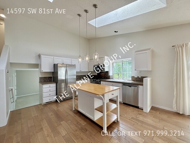 Building Photo - 14597 SW 81st Ave
