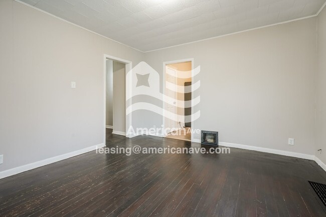 Building Photo - 226 E Fairview Ave