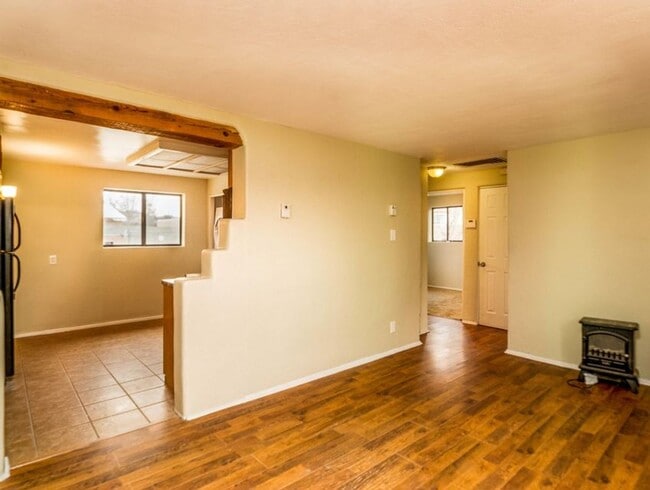 Building Photo - Charming two bedroom home