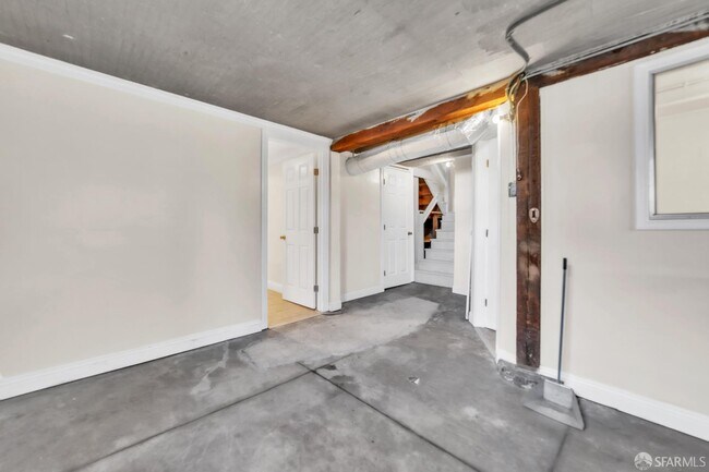 Building Photo - 80 Corona St