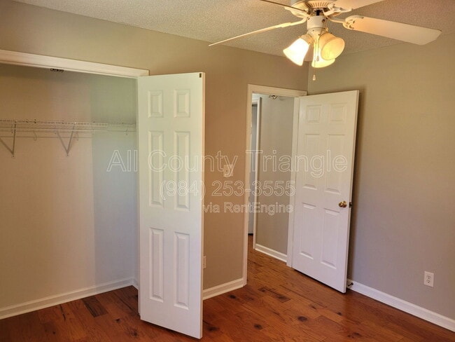 Building Photo - 111 Sunset Dr