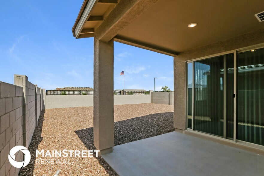 Building Photo - 10916 S 55th Ln