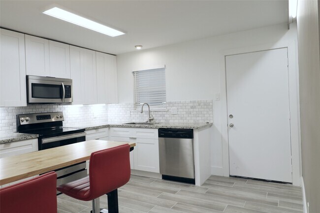 Building Photo - 3517 Audubon Pl