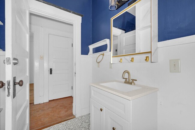 Building Photo - 2 BED | 1 BATH | STARLAND DISTRICT