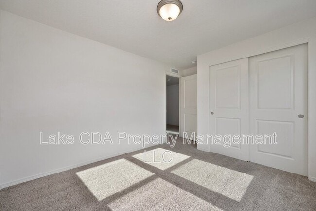 Building Photo - 12335 Gipper Loop
