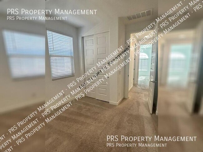 Building Photo - 2658 S Reavis Falls Rd